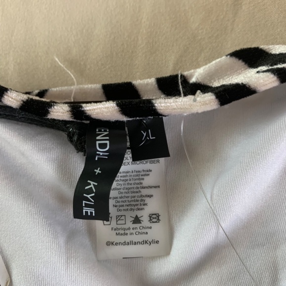 NEW - Kendall & Kylie Zebra Print Bikini Bottoms strings size XL black and white - Picture 4 of 5